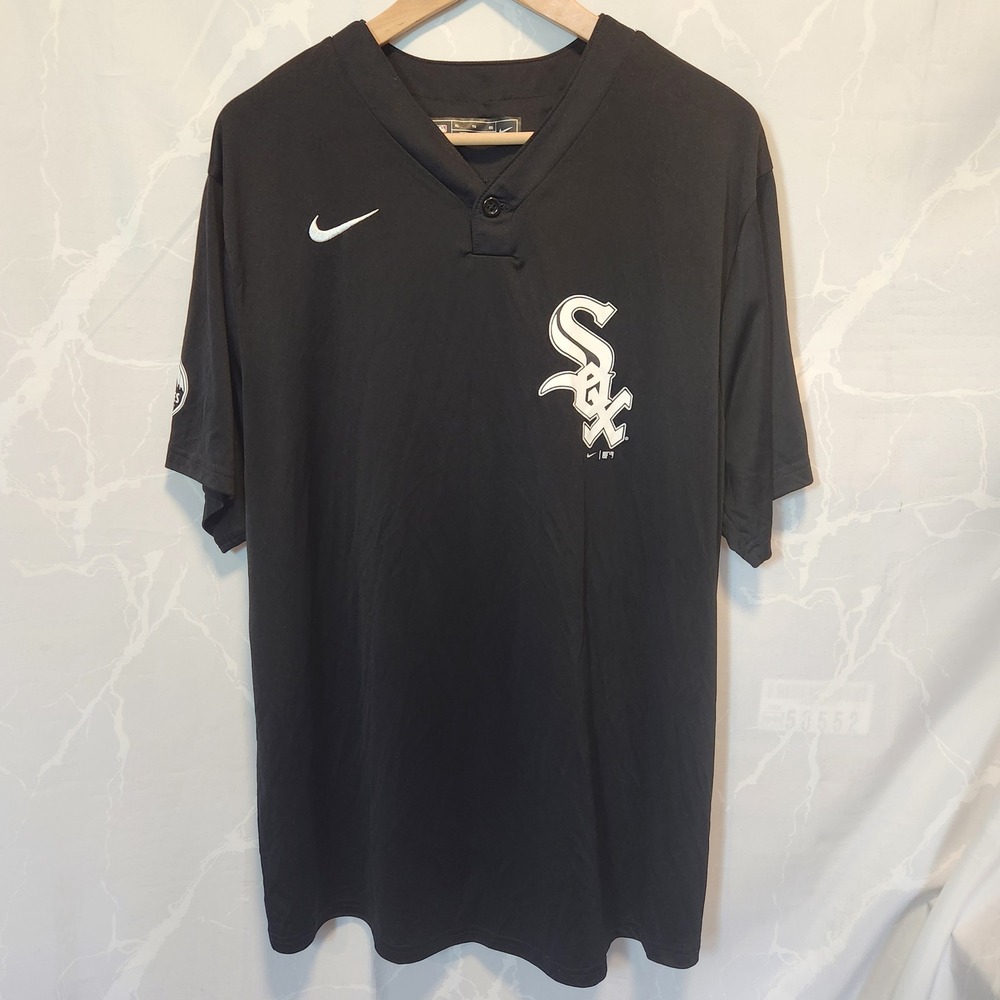 Chicago White Sox Tee Men's XL Black White‎ Logo One Button Front MLB Charities
